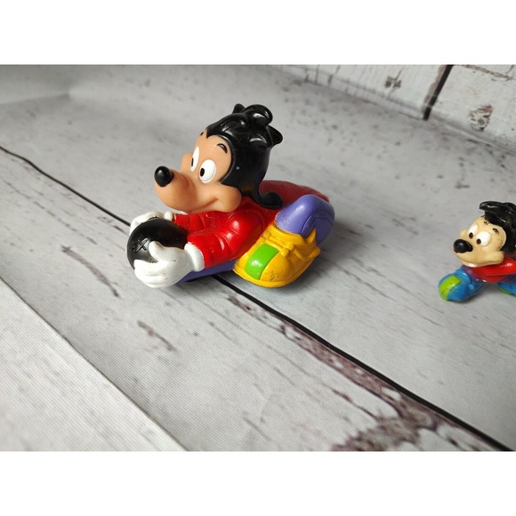 Burger King Promo Disney's Kid's Club Goofy Max Bowling Roller Blading Figure - Picture 3 of 6